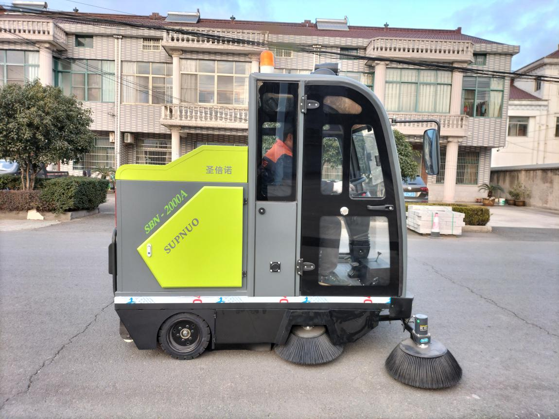 阿勒泰龙马清扫车